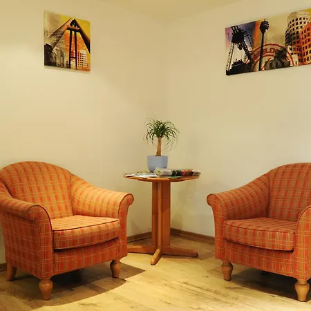 瓦尔德斯鲁酒店 酒店 2*